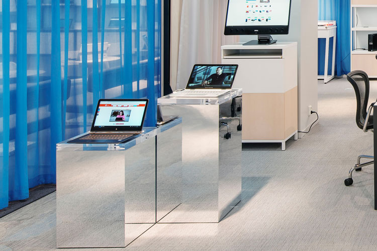 Specialinredning till Dustins enda fysiska butik